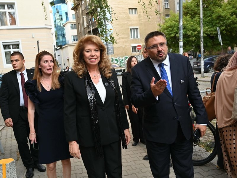 Resmi Açıklama: İliyana Yotova, Başkan Yardımcısı Adayı Kiril Valçev ile Seçime Gidiyor