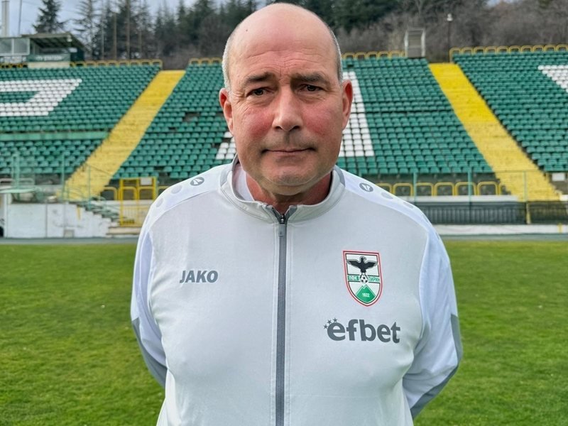 Efsane Kaleci Pirin'in Hisselerini Devralıyor, Takımı Levski Modeliyle Kurtarmaya Çalışacak