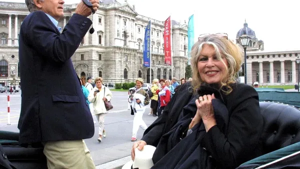 Efsanenin hikayesi: Brigitte Bardot'un eşsiz eşyaları açık artırmada