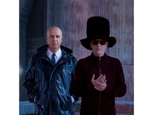 Putin'in külotunu kim yıkıyor diye soruyor Pet Shop Boys yeni şarkısında