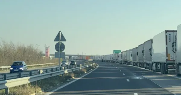Kapitan Andreevo Sınır Kapısında 15 Kilometrelik Tır Kuyruğu: Sınırdaki Cehennem