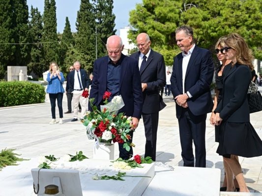 Yunanistan Margarita Papandreou'ya veda etti