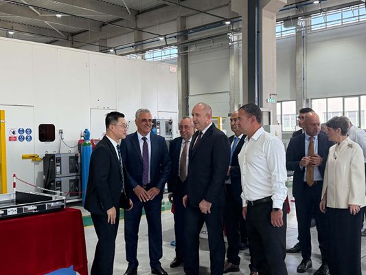 Rumen Radev, Plovdiv yakınındaki yeni Çin fabrikasının açılışına geldi.