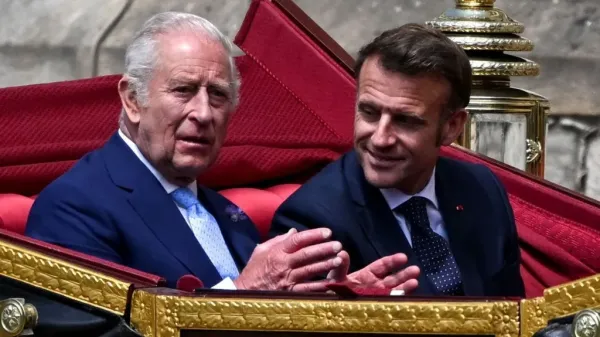 Macron ve Kral Charles Tarihi Eseri Görücüye Çıkardı: Bayeux Halısı İçin Biletler Tükendi