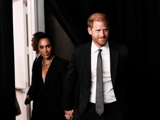 Meghan Markle İngiltere'deki yeni aile yaşamından ilk kareleri paylaştı