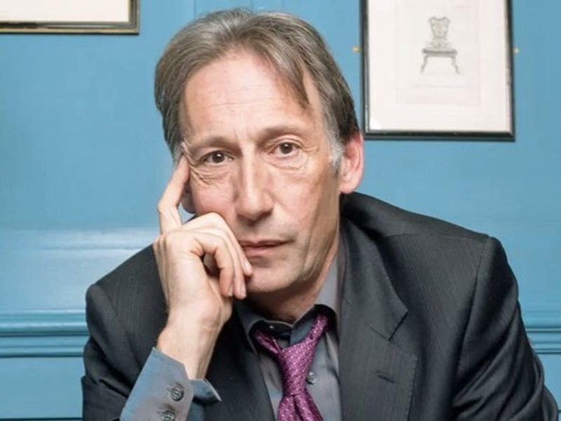 Pedofili suçundan hüküm giyen ünlü komedyen Chris Langham hayatını kaybetti