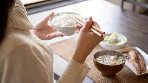 Japonya'da Turistler İçin 10 Yazılı Olmayan Kural: Bahşiş Yok, Noodle'ları Seslice İçin!
