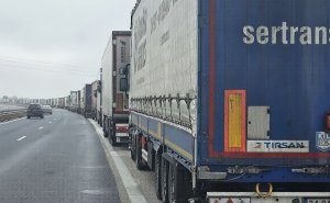 Türkiye'ye ağır trafik. İki sınır noktası baskı altında