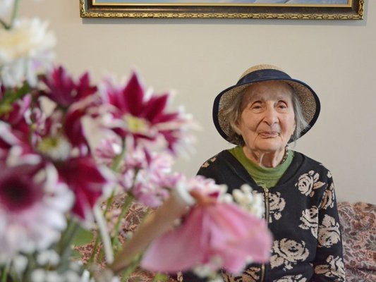 Varna'nın en yaşlısı Evdokia Çoçeva 107. doğum gününü kutluyor