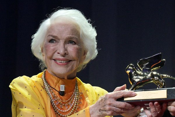 Ellen Burstyn Venedik'te Gözyaşlarına Boğuldu: Beklenmedik Bir İtiraf
