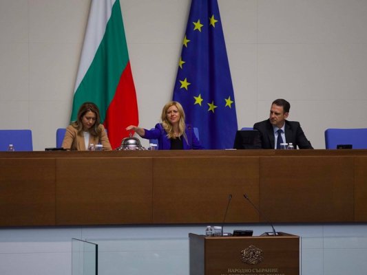 Milletvekilleri için atıştırmalık ve kahve otomatları alınacak, takvim ve defterlere 127 bin euro harcanacak