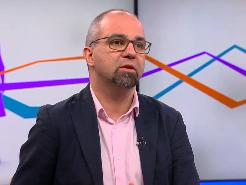 Pervan Simeonov: Borisov siyasi alandaki iki blok arasında yön veren olabilir