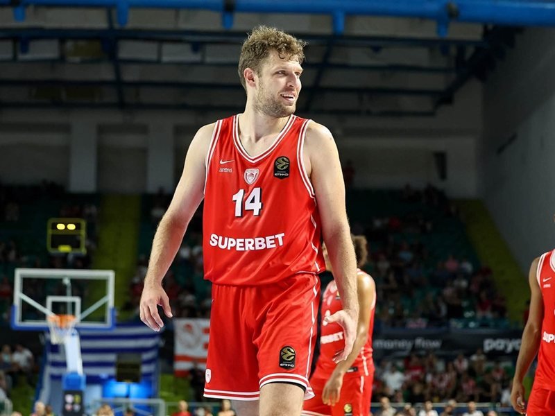 Olympiacos Yunanistan süper kupası finalinde, Vezenkov 14 sayı