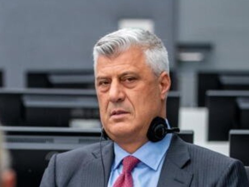 On binlerce kişi Kosova eski başkanı Haşim Taçi için beraat istiyor
