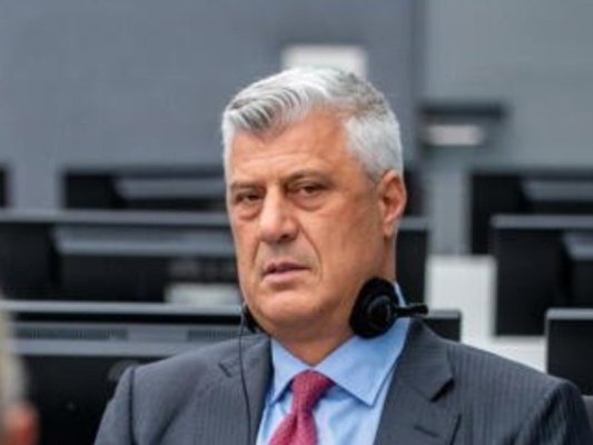 On binlerce kişi Kosova eski başkanı Haşim Taçi için beraat istiyor