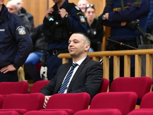Ilias Kasidiari hapisten çıkıyor, Selanik'te öğrenciler protesto düzenliyor