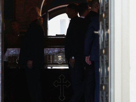 Sırp Patriği, Savaş Suçlusu Ratko Mladiç'in Cenaze Törenini Bizzat Yönetecek
