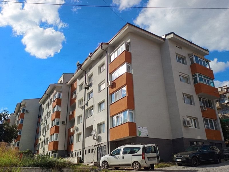 Şumnu'da bir konut binasının daha enerji yenilemesi tamamlandı