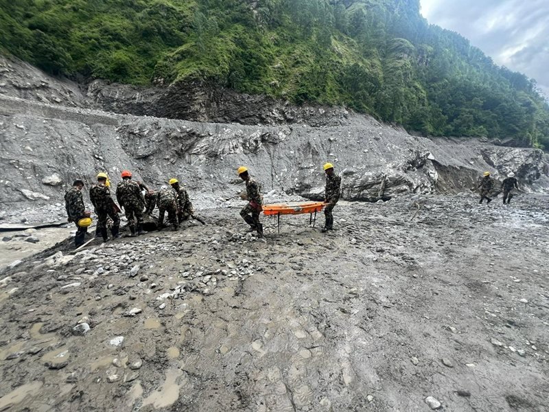 Pakistan, Nepal'deki Yıkıcı Sellerin Ardından Acil Yardım Gönderiyor