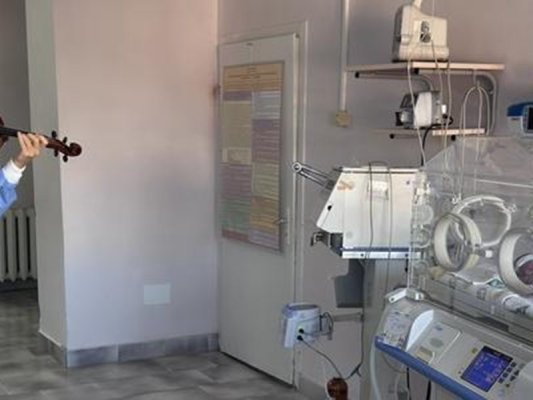 Klasik müzik Dobrich hastanesindeki yenidoğanlar için çalıyor