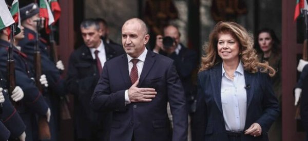 Bulgaristan'da yapılacak cumhurbaşkanlığı seçimi Başbakan Radev'in iktidar tutuşunu sınayacak
