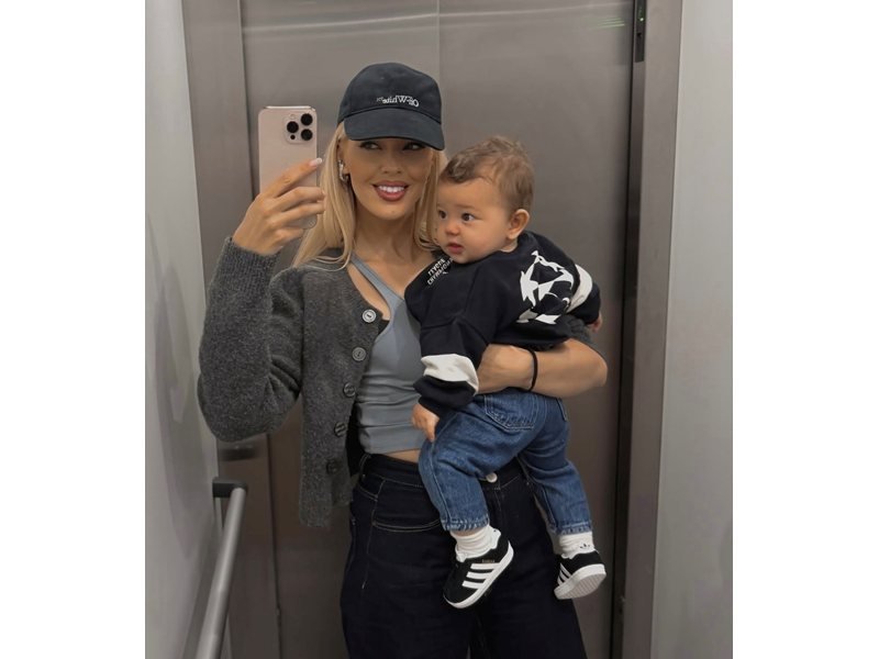 Natalya Trifonova oğlunun ilk doğum gününü kutladı