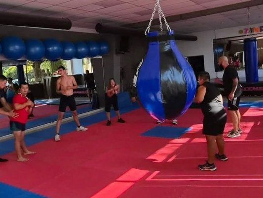 Down sendromlu sporcular boks antrenmanlarına başladı