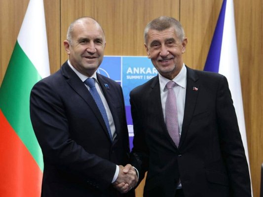 Radev, Çek Başbakanı Babis'i Aleksandır Nevski'de karşılayacak