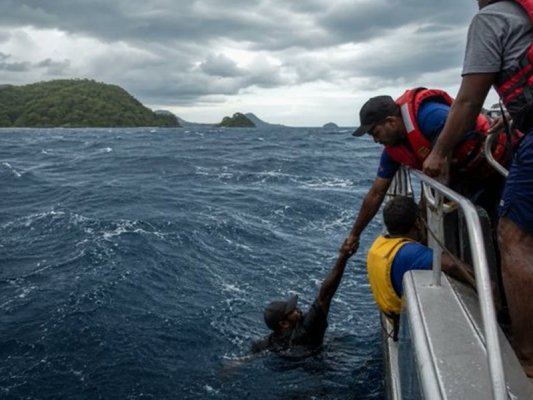 Vanuatu açıklarında feribot battı: 1 ölü, 30 kişi kayıp