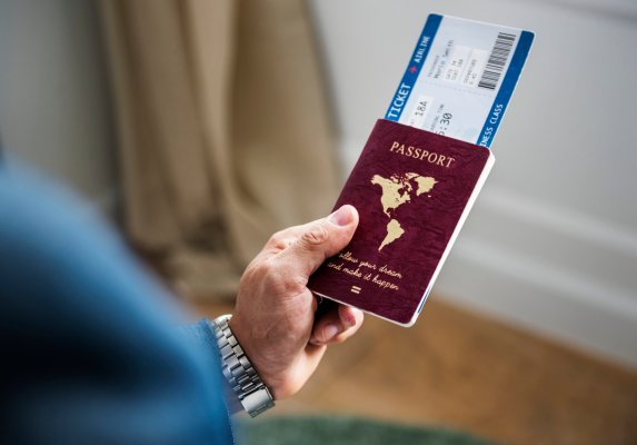 Dünyada Sadece Üç Kişi Pasaportsuz Seyahat Edebiliyor: İşte O İsimler