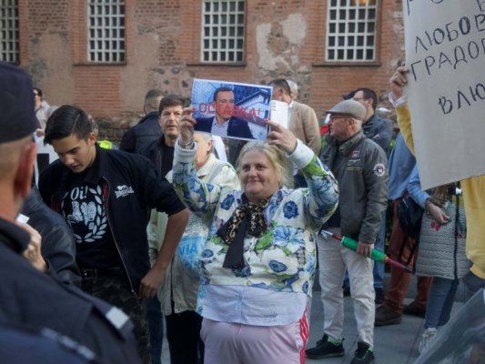 Karşı protesto Vasil Terziev'in istifasını isteyenleri belediye önünde şaşırttı