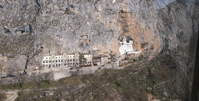 Balkanda eşsiz manastır milyonları çekiyor