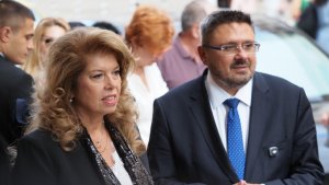 Yotova ve Vılçev kampanyalarını Altın Kilise'de başlattı