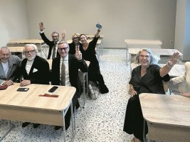 Sınıf, oturun!