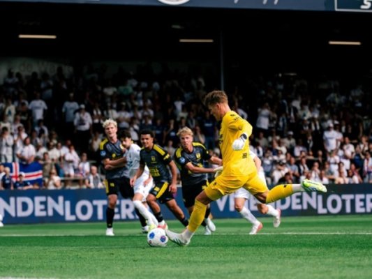 Hollanda'da Ronald Koeman'ın oğlu fileleri havalandırdı: Hem de kaleci olmasına rağmen!