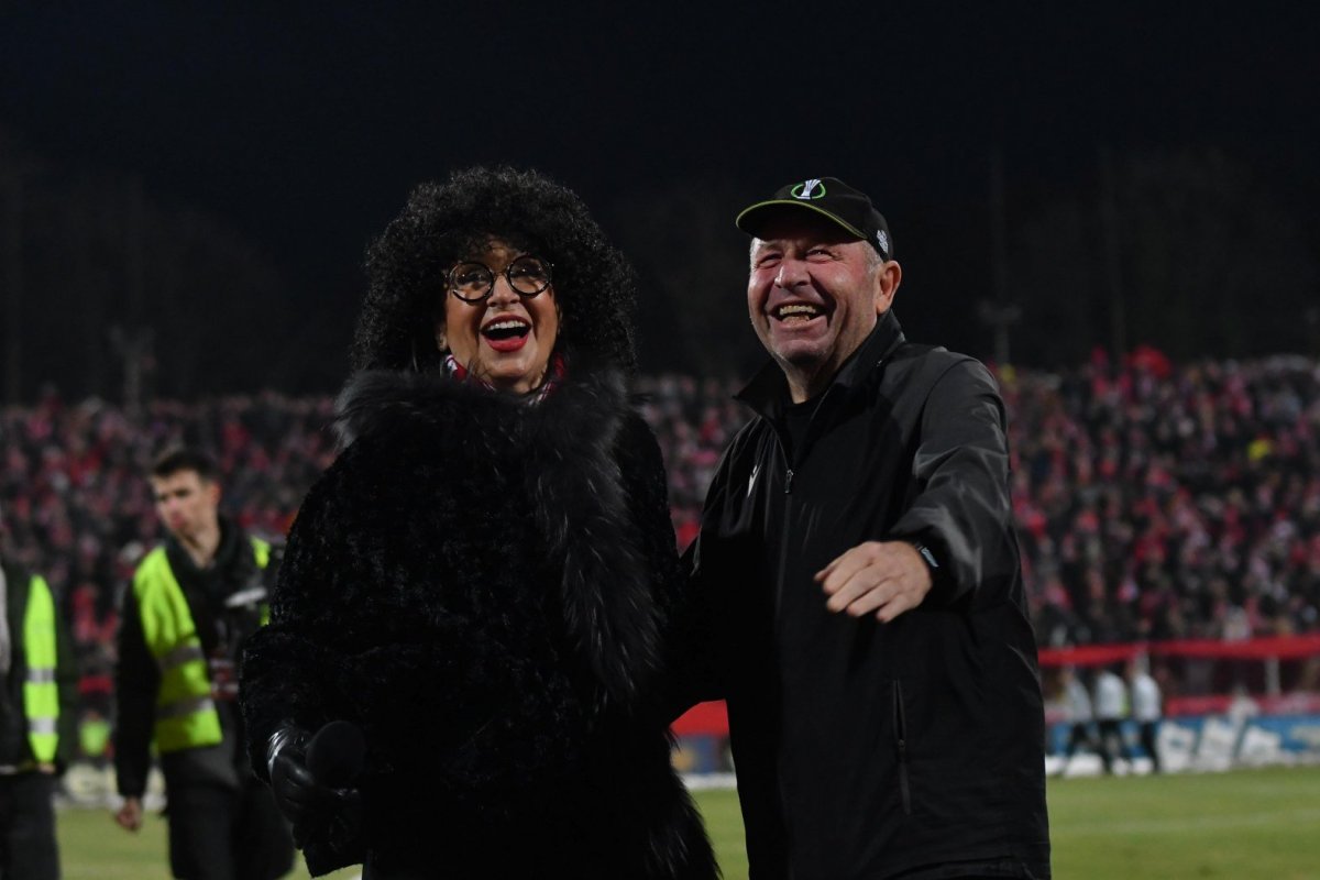 Efsane Sanatçı Yordanka Hristova'dan CSKA Çıkışı: Oyunculara Sert Tepki