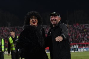 Efsane Sanatçı Yordanka Hristova'dan CSKA Çıkışı: Oyunculara Sert Tepki