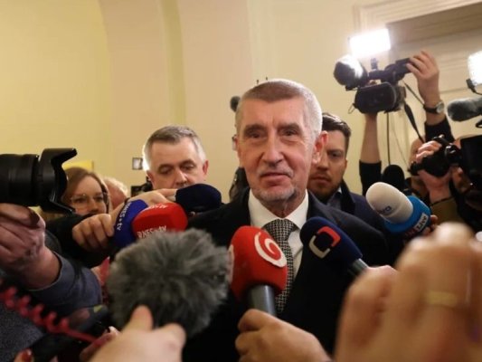 Babiş: "Lukoil"inizi kullanmak istiyoruz, ona petrol verip hazır ürünleri alacağız