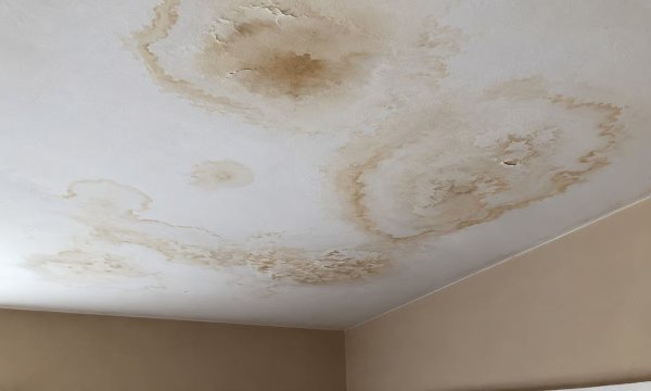 Tavanda Su Lekesi mi Var? İşte Basit Yöntemlerle Nasıl Temizleyeceğiniz