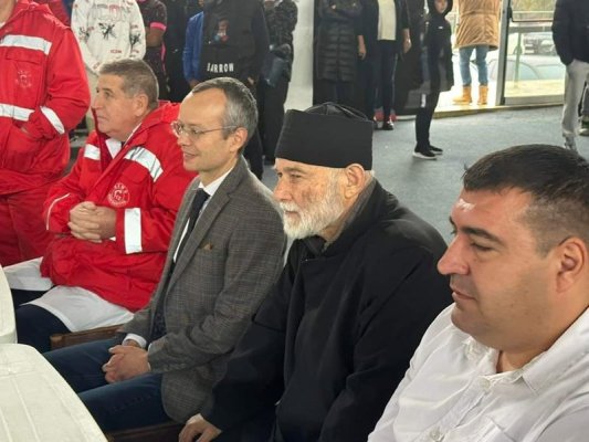 Boksör Şavulev baba Donço oluyor genç ağır sarsıntıdan kurtulunca
