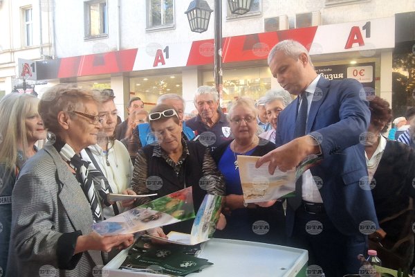 Vazrazhdane lideri Kostadin Kostadinov Hasköy’de: Cumhurbaşkanı birleştirici olmalı, kutuplaştırıcı değil
