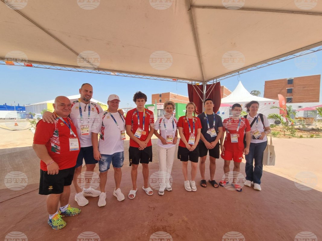 Bulgar Olimpiyat Komitesi Başkanı Vesela Lecheva, Dakar Olimpiyat Köyü'nde sporcularla görüştü