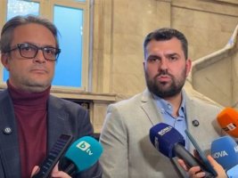 GERB'den iddia: PP ve DB Dotsova'nın istifası için imza vermeyerek Radev'le yeni koalisyon kuruyor