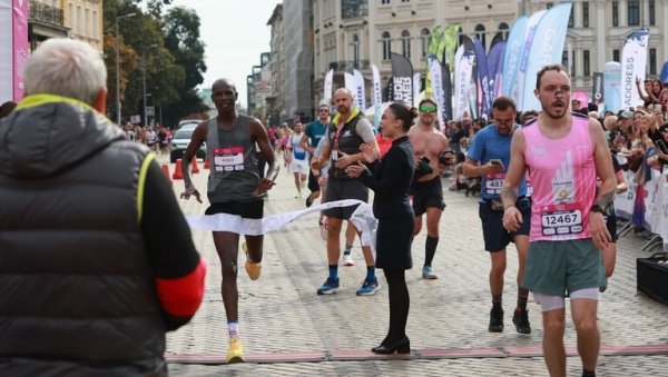 Sofya Maratonu'nda Kenyalı Kennedy Kipkemoi Rono'dan üst üste üçüncü zafer