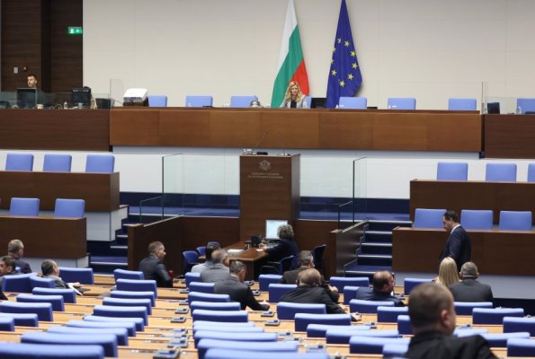 Petrich Escobar affı nedeniyle Meclis olağanüstü oturumu boykot edildi