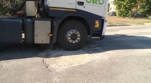 Rusçuk'taki Tuna Köprüsü'nde çukurlar tır trafiğini aksatıyor: Şoförler acil onarım istiyor