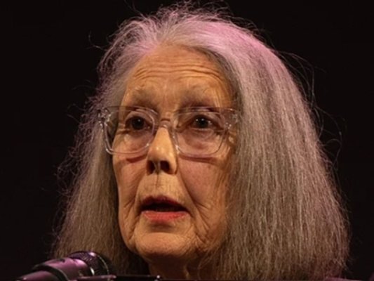Kanadalı yazar Ann Carson Nobel Edebiyat Ödülü'nü kazandı
