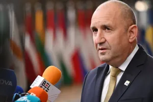 Rumen Radev, Burgaz ve Varna'da gemi trafiğinin azalmadığını belirterek kışkırtanları susturmaya çağırdı