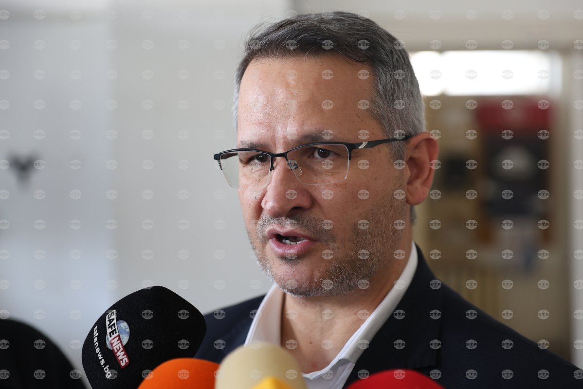 Cumhurbaşkanı adayı Ivan Hristanov düzen, adalet ve gelecek için oy kullandı