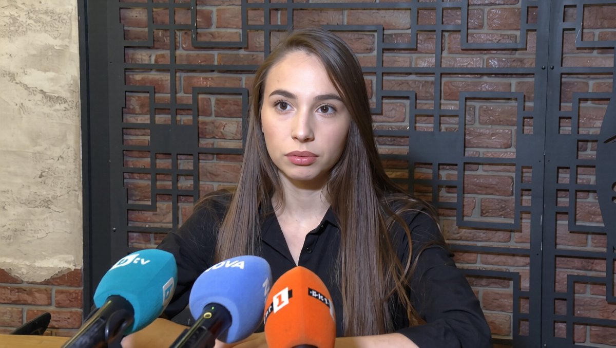 Kuzey Makedonya Dışişleri Bakanı Mucunski, İva Mihaylova'nın tedavisi hakkında yalan söylediği iddiası
